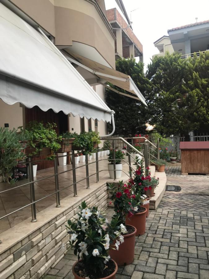 Guest House Il Palazzo Durrës Buitenkant foto