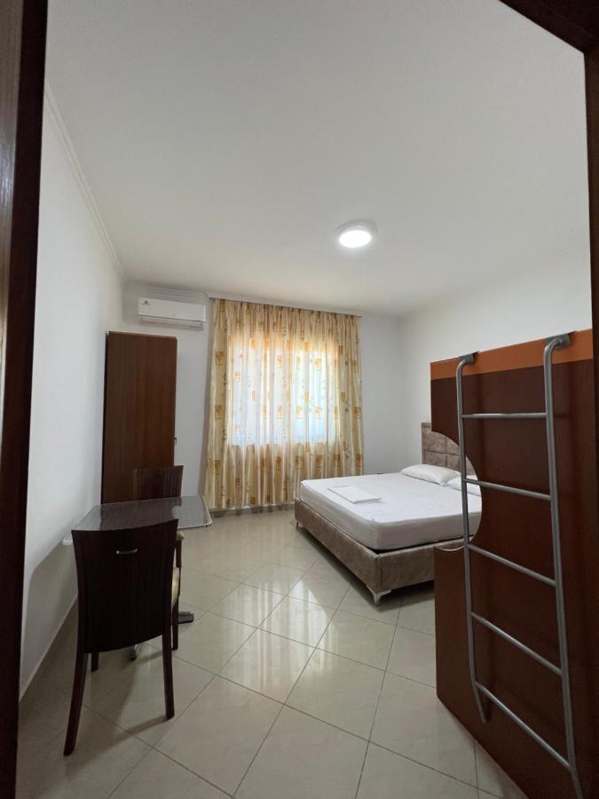 Guest House Il Palazzo Durrës Buitenkant foto